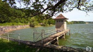 tour de gourze lac de bret